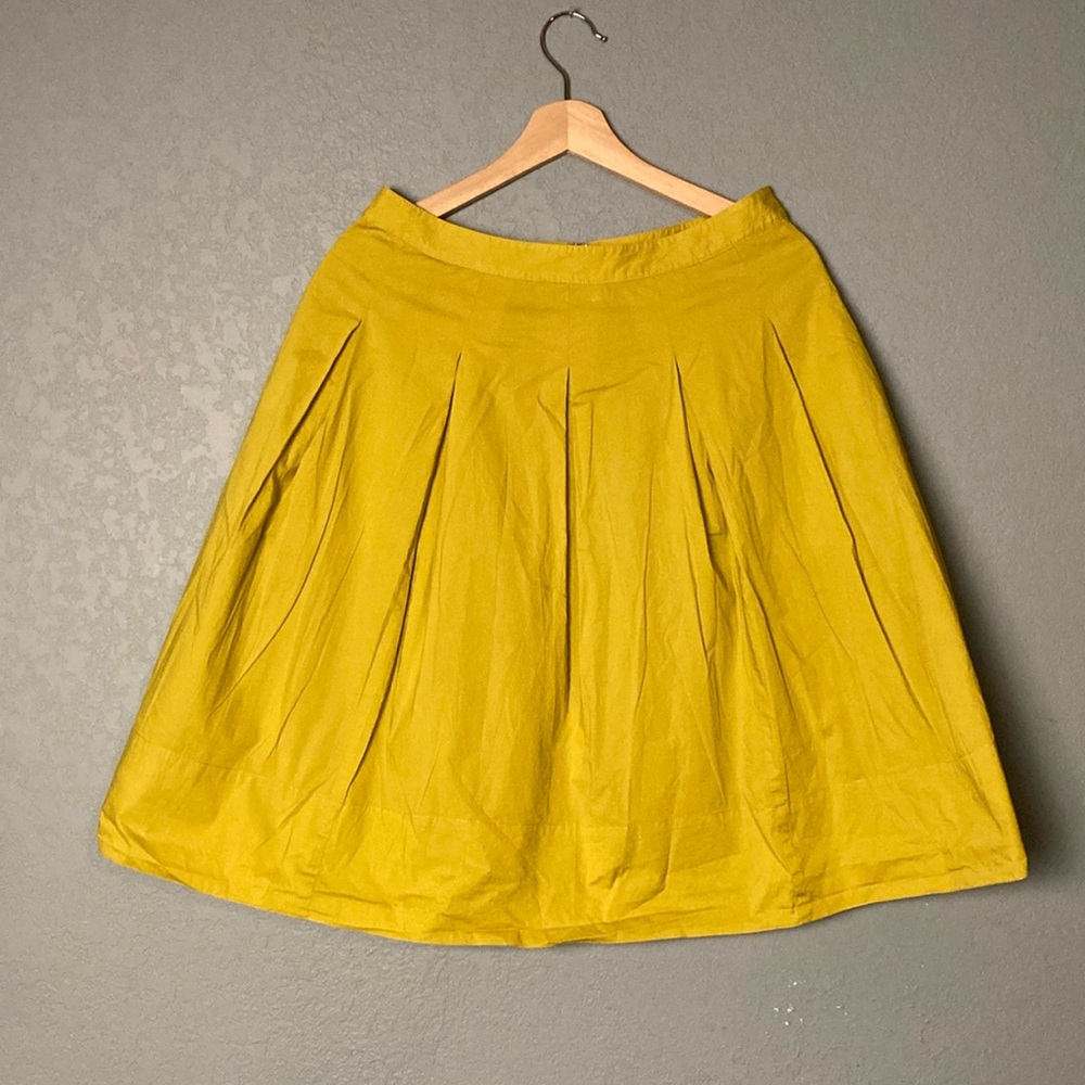 Talbots Petite Pleated Skirt (with pockets!) ~ Size 4p ~ Yellow Chartreuse